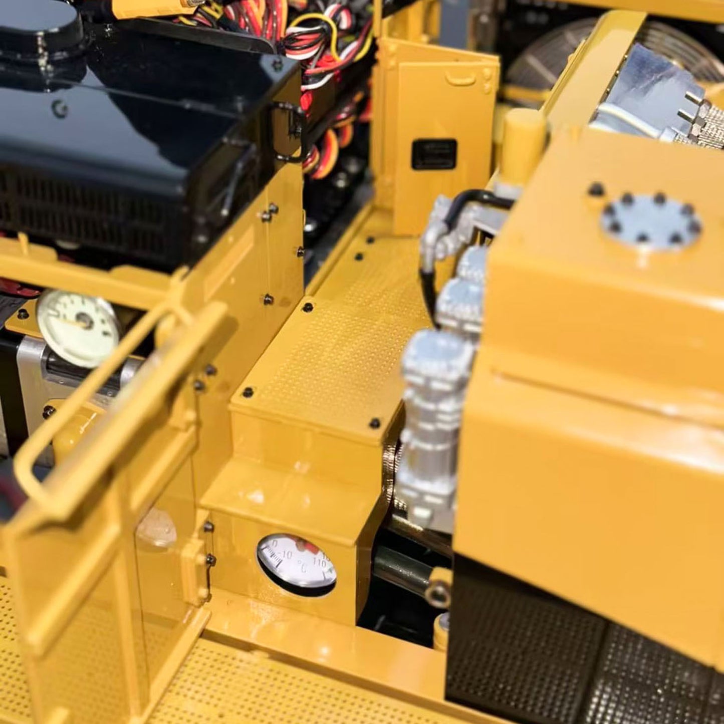 1/14 Metal Remote Control Hydraulic Tracked Excavator 385CF RC Digger Brushless Motor Light System Flysky PL18EV LITE Radio