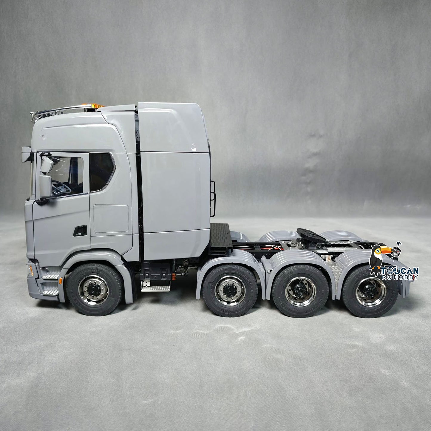 In Stock SC 770S 1/14 8*8 Radio Control Tractor Truck Wheel Side Reduction Axles Three Speed Transmission Hobbywing 1060 ESC 35T Motor