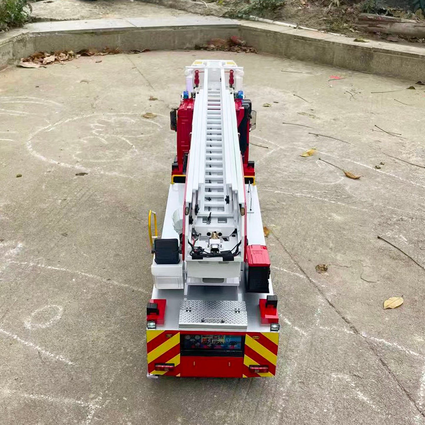 2Speed 1/14 4*4 Metal Chassis Electric Remote Control Lift Ladder Fire Truck RC Model Vehicle ST8 Radio No Battery Charger
