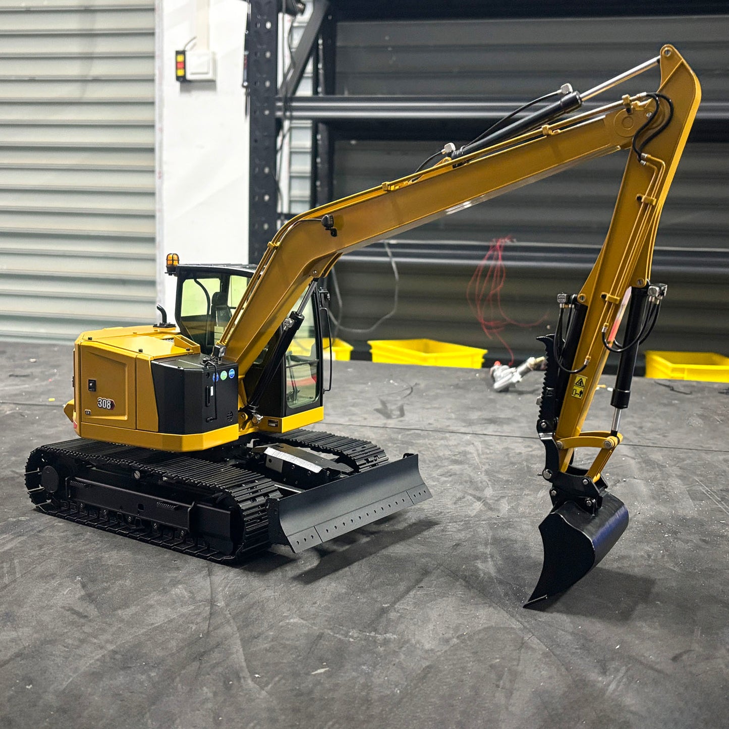 1/14 C308 RC Hydraulic Excavator 4 Valve Remote Control Construction Vehicle Extended Arm Brushless Motor No Sounds Charger