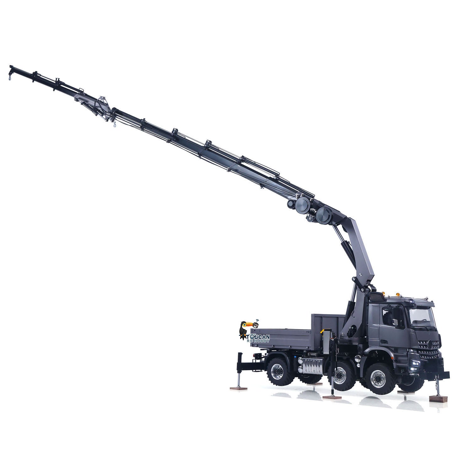 Complete prebuilt 6x6 RC tractor with functional hydraulic crane and extendable fly jib
