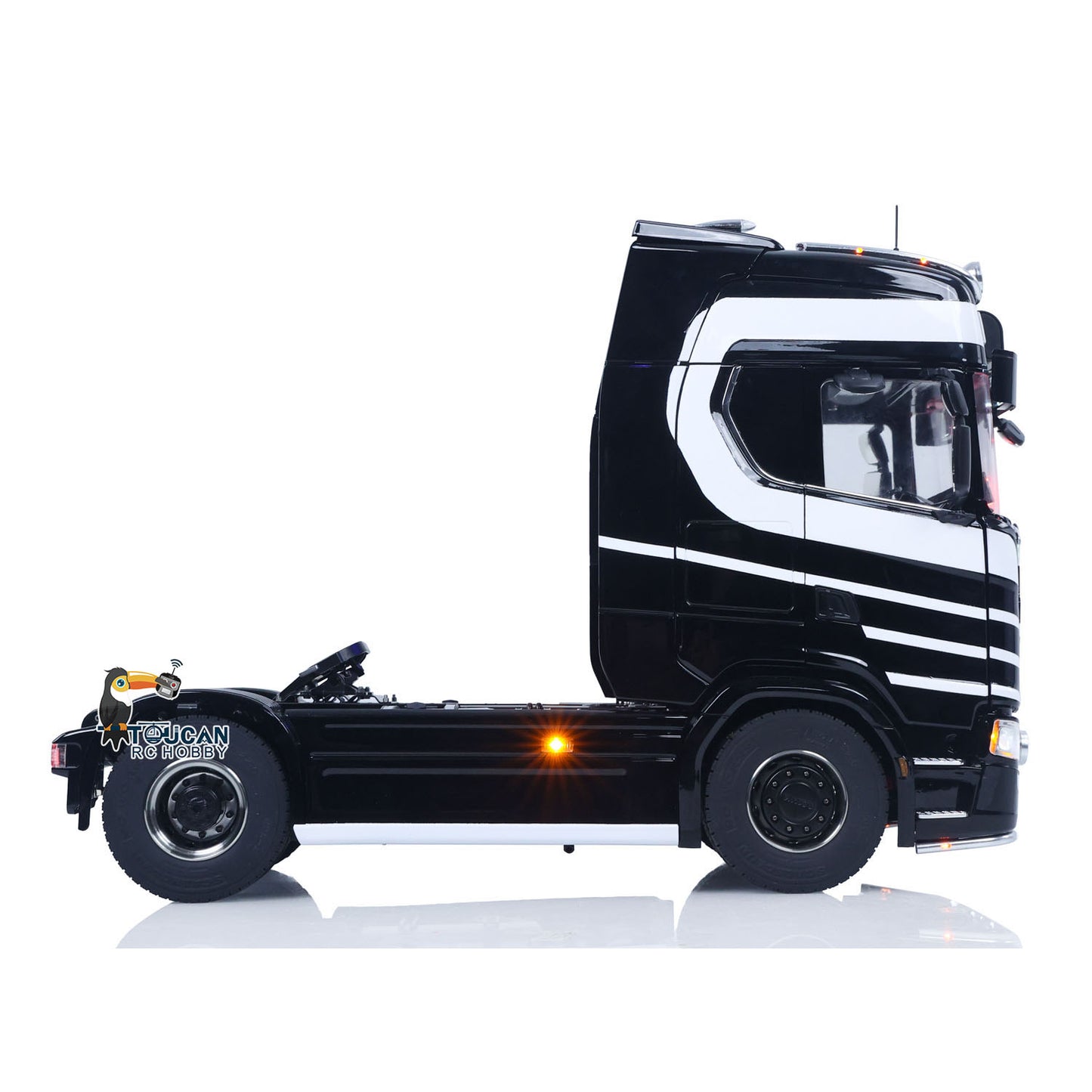 RC truck axle with differential lock and wheel side reduction
