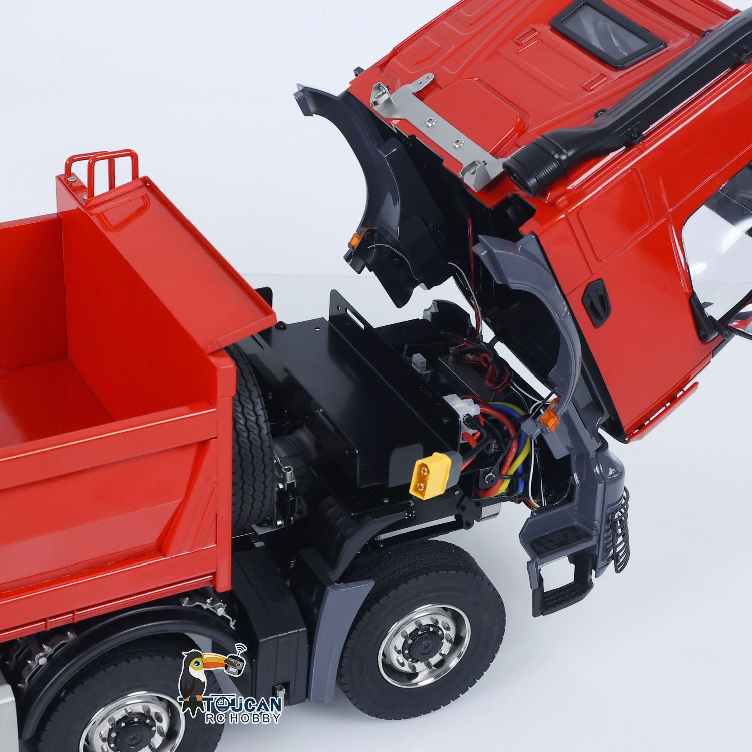 Running light assembly for 8x8 RC construction truck model
