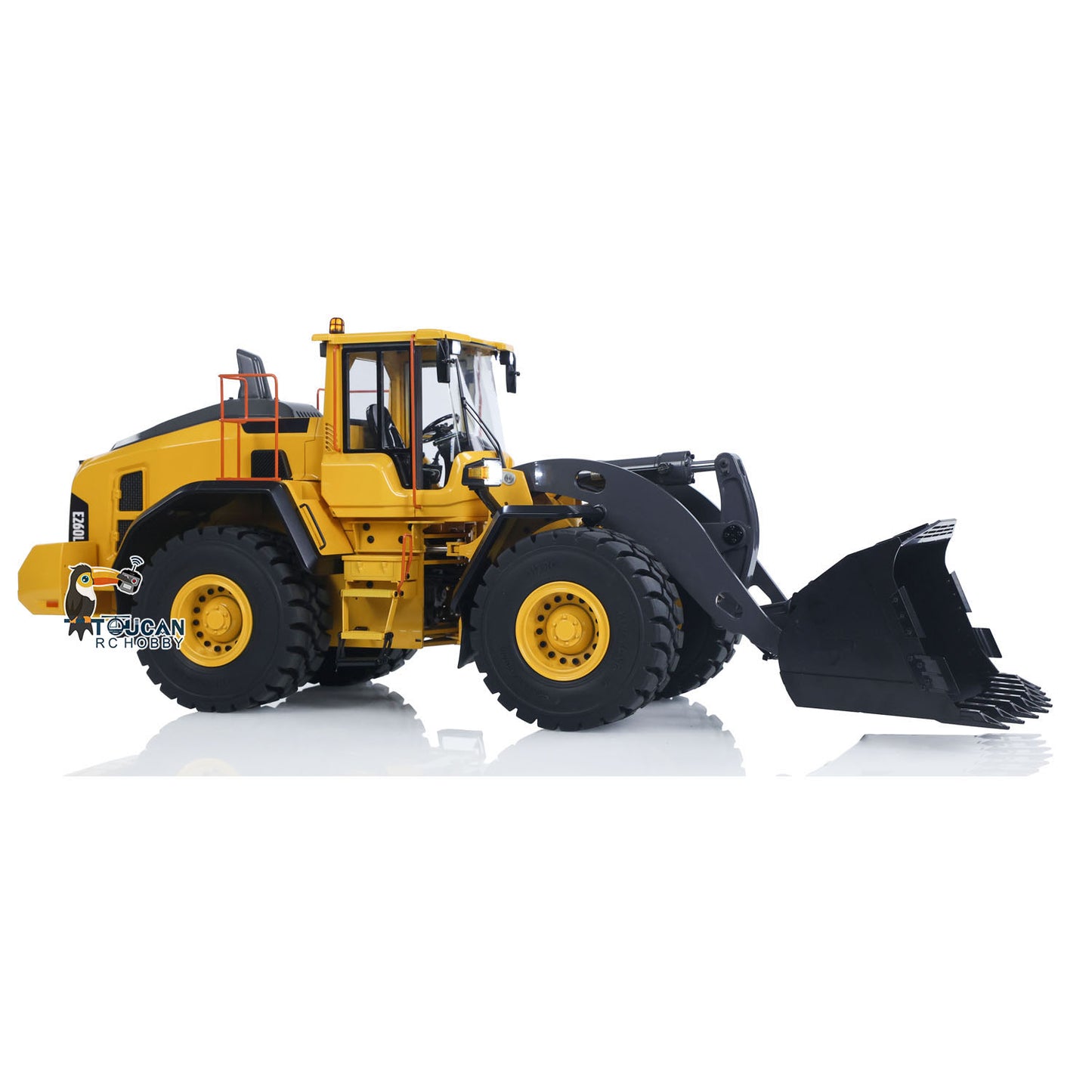 RC loader model Volvo E260L equipped with hydraulic quick change mount
