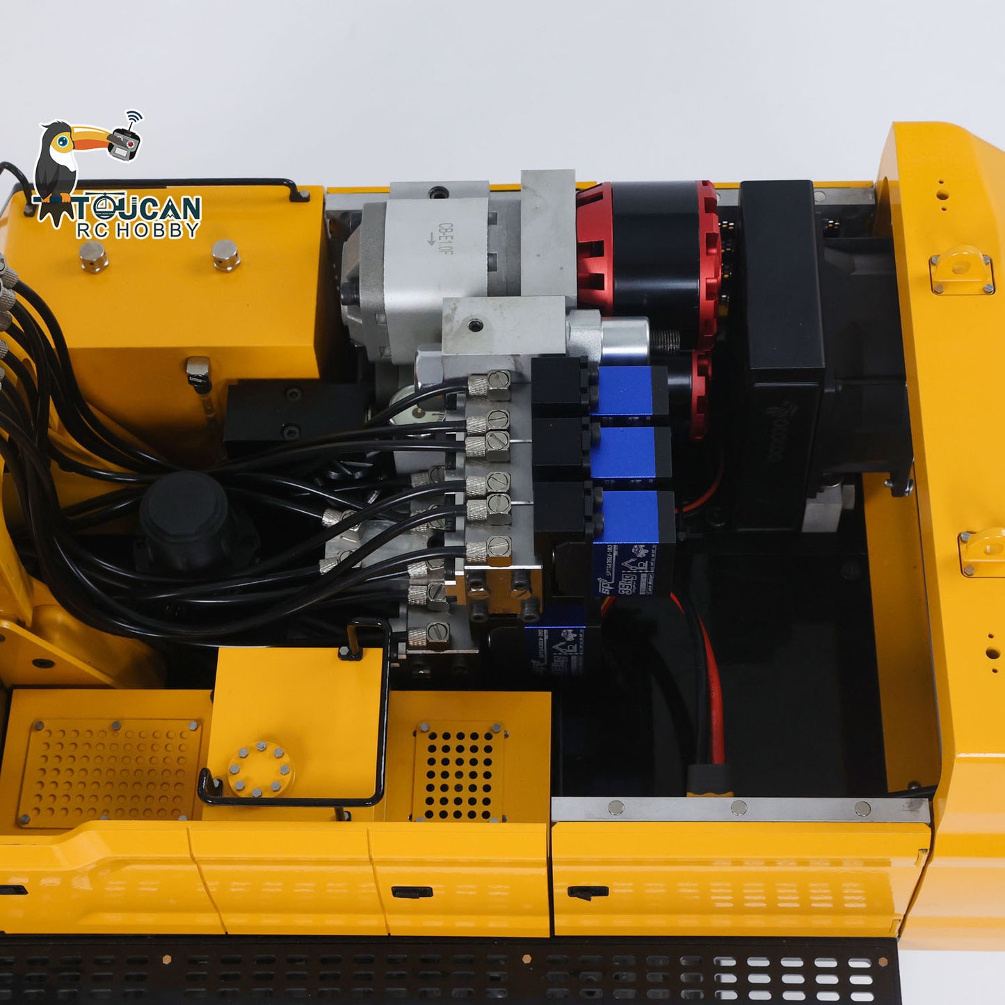 1/12 395 RC excavator built with brushless motor, ESC and servo parts
