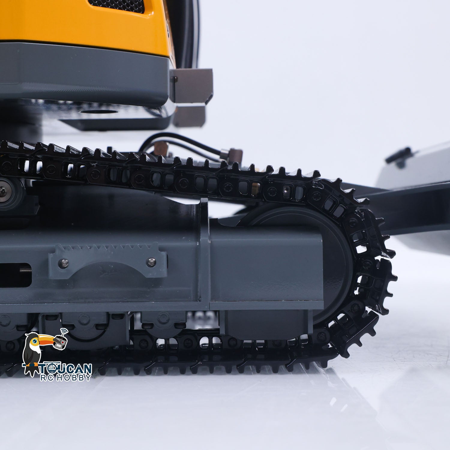MD 1/14 RC Excavator with Ultrasonic Mist and Smoke Function
