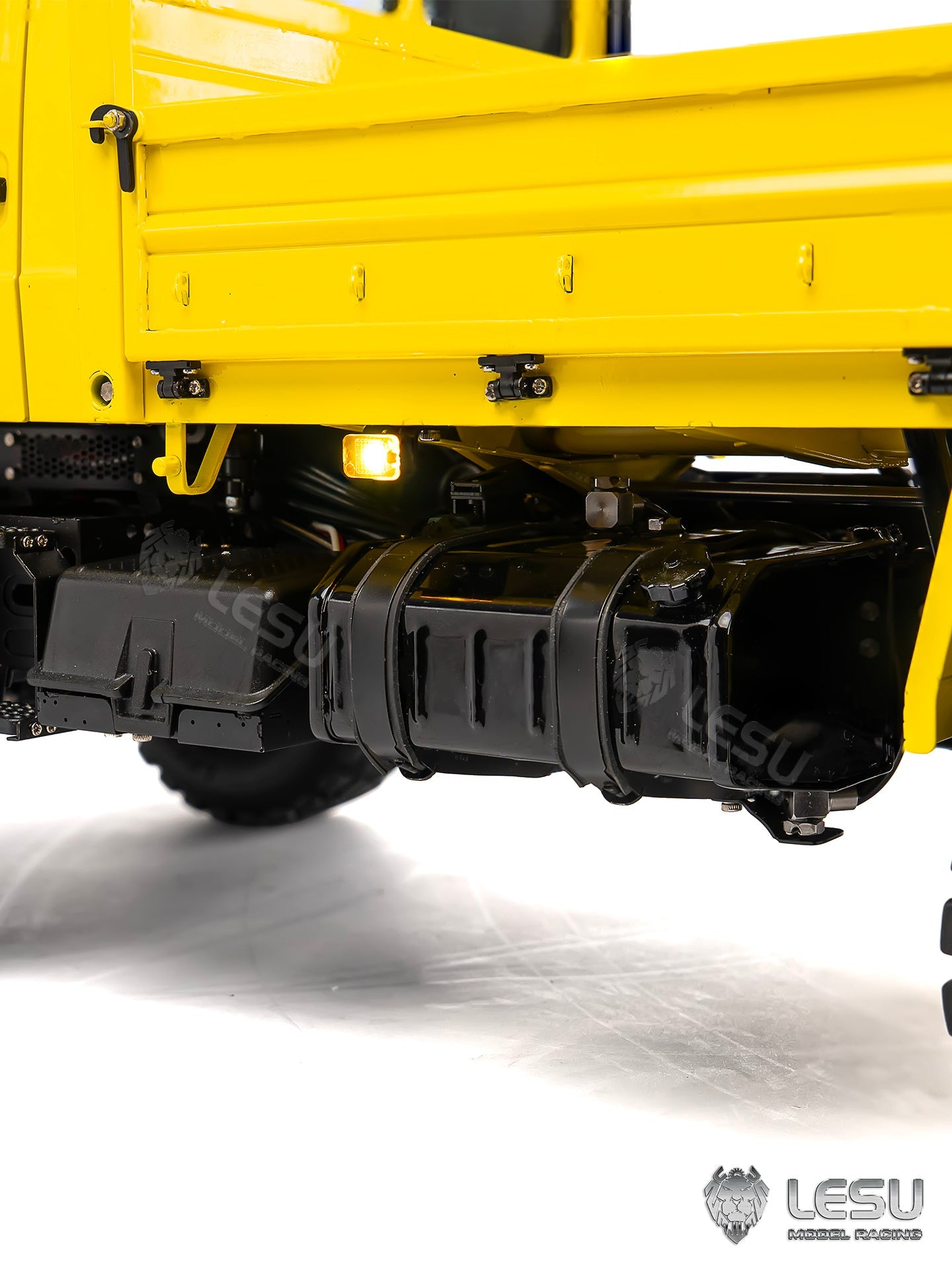 High performance all terrain simulation vehicle
