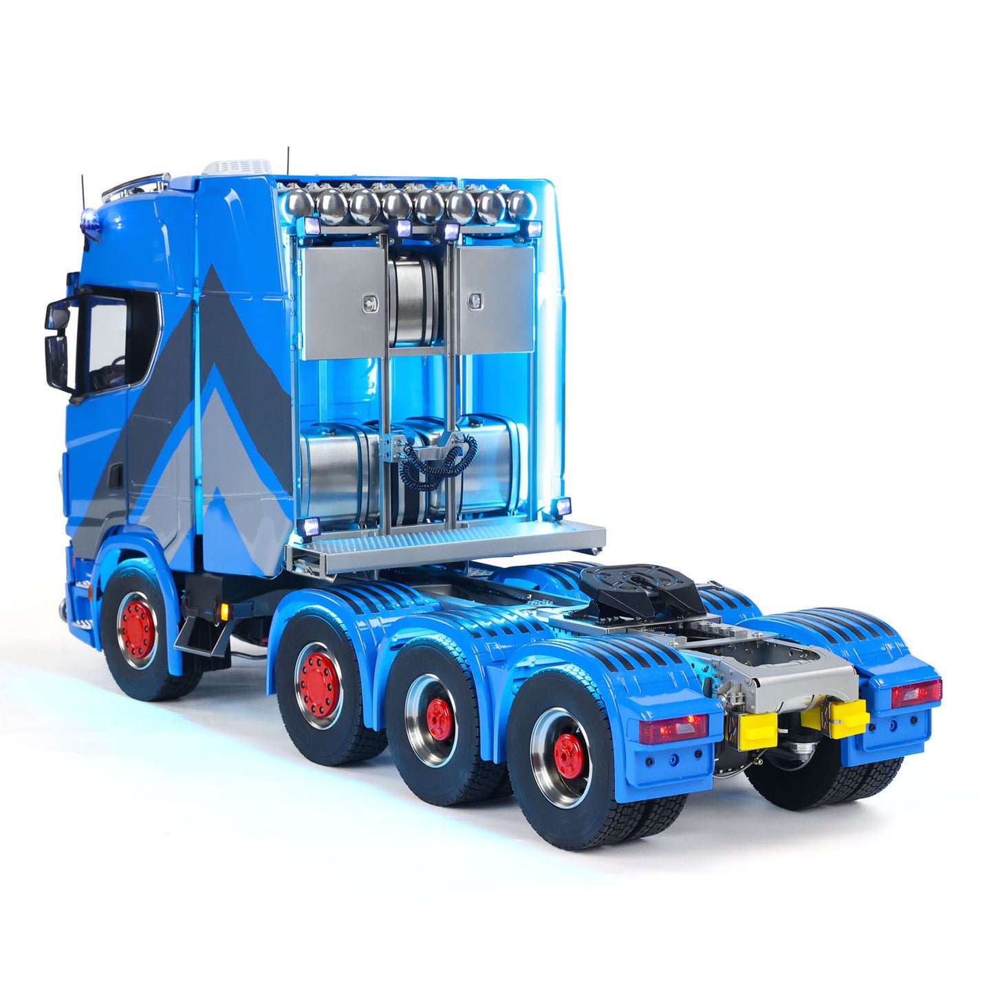 RC truck equipped with flexible cab suspension system
