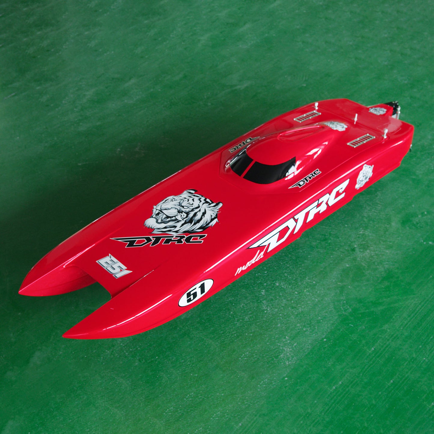 High speed electric RC racing boat E51 equipped with water cooling and dual brushless motor
