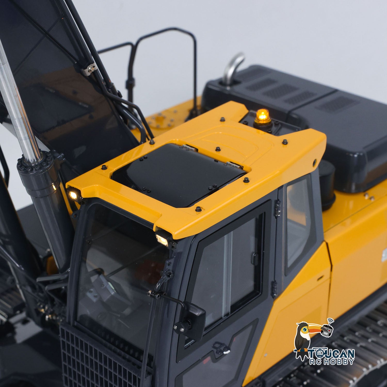 Two‑Section Arm Metal RC Excavator with Adjustable Hydraulic Quick Coupler
