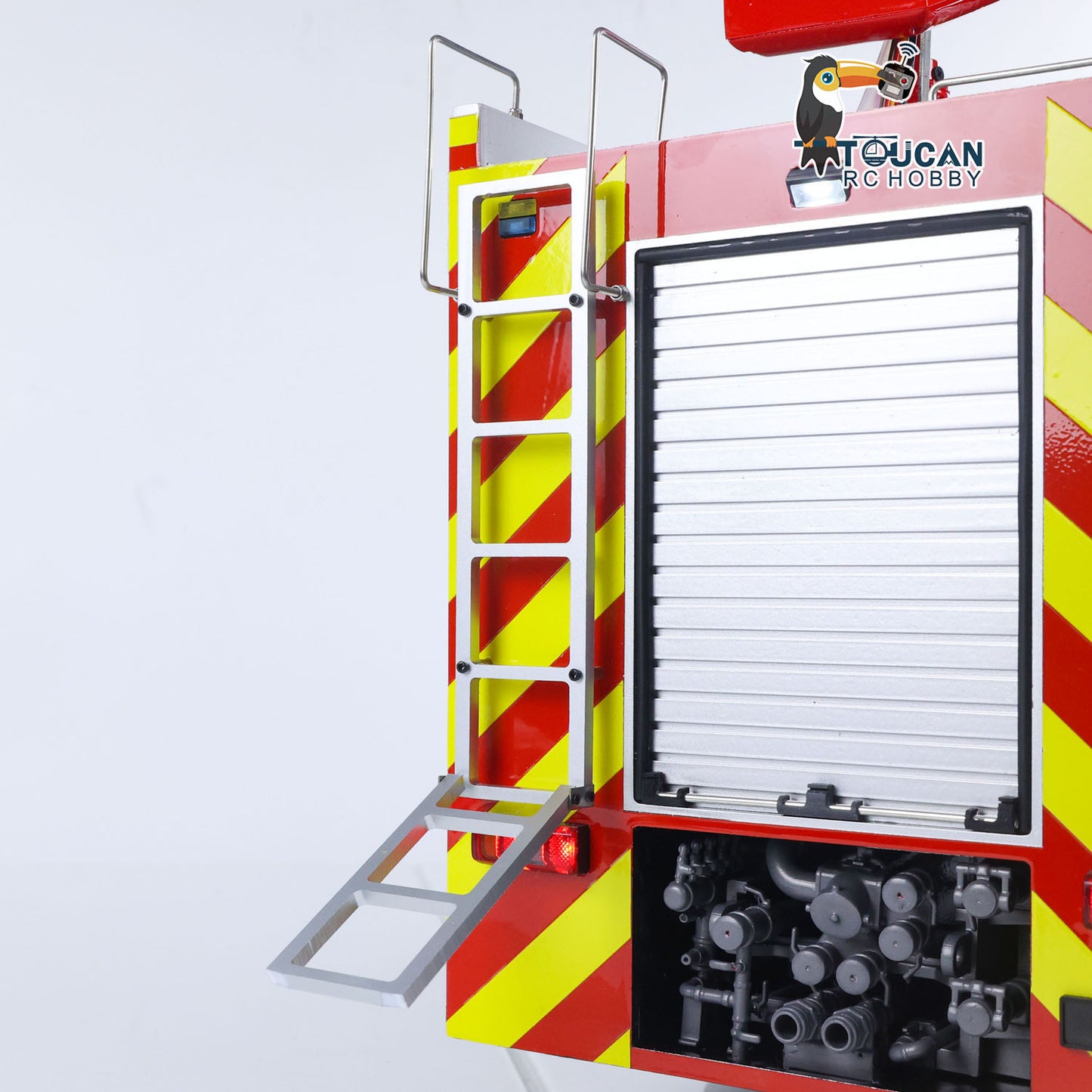 4x4 RC fire engine 1/14 PS0015, pre‑assembled painted body, real‑working water spray system
