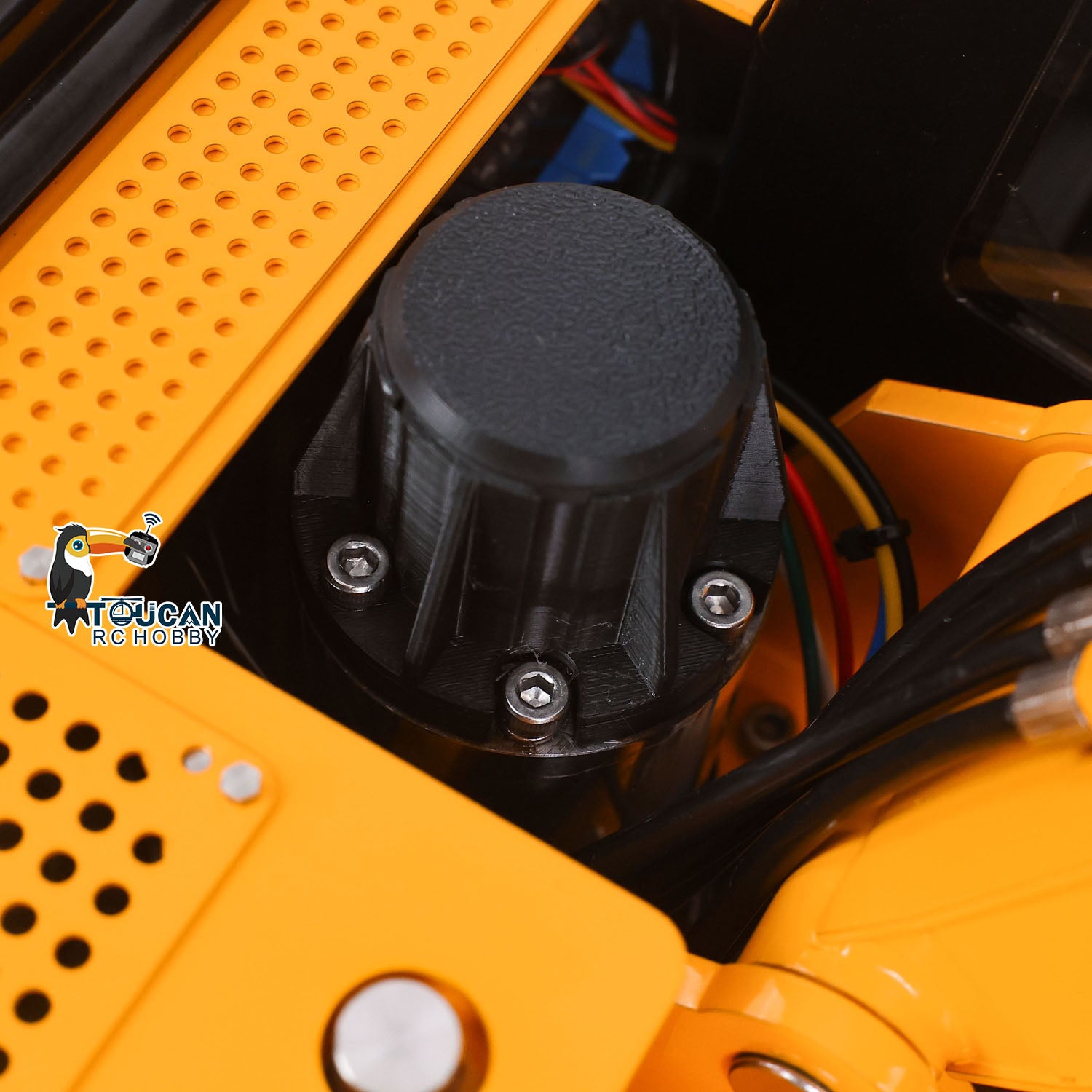 1:12 RC hydraulic construction excavator CAT 323GX, metal track, motor ESC servo, lights sound, 3‑way valve, two original buckets included

