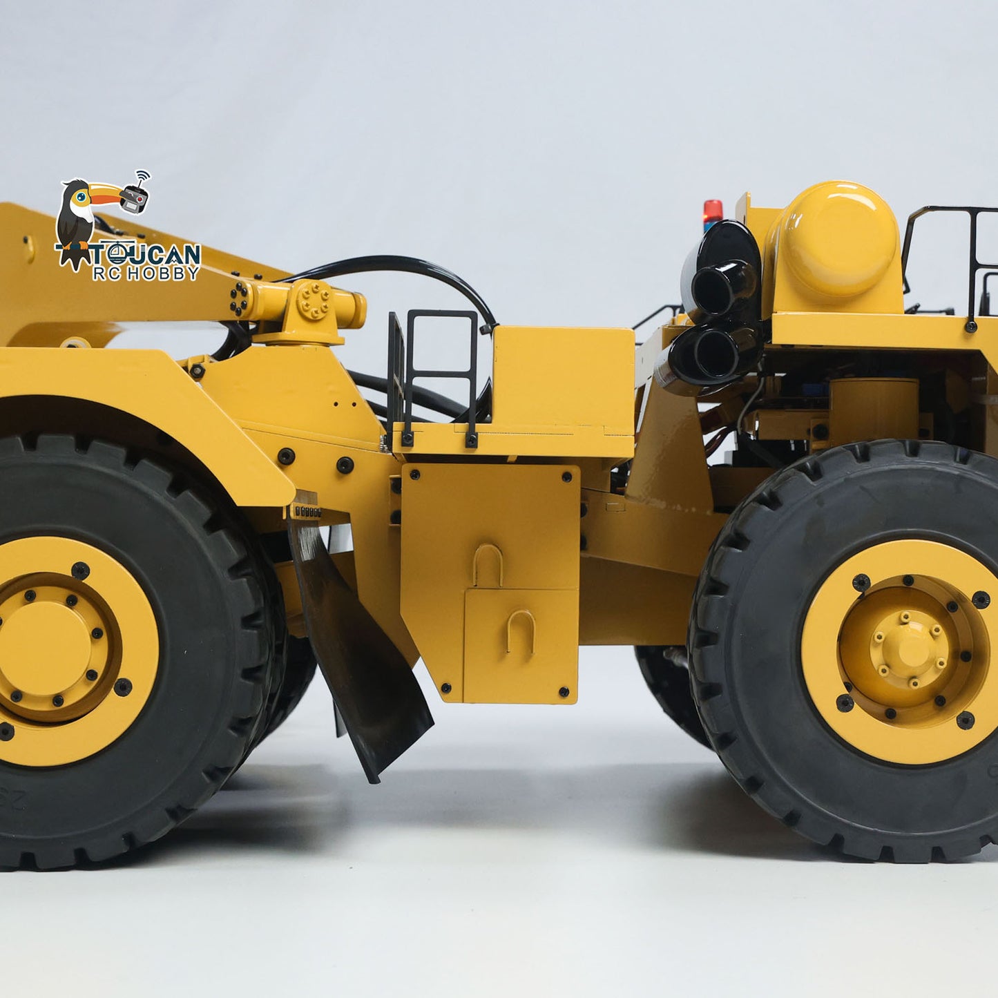 Ready to run extended RC mining trailer integrated realistic light and sound effects
